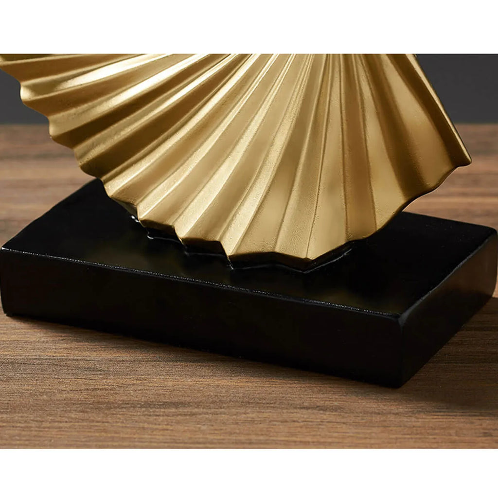 Modern Decor Ornaments Abstract Sculpture Resin Sculpture Art Golden Statue